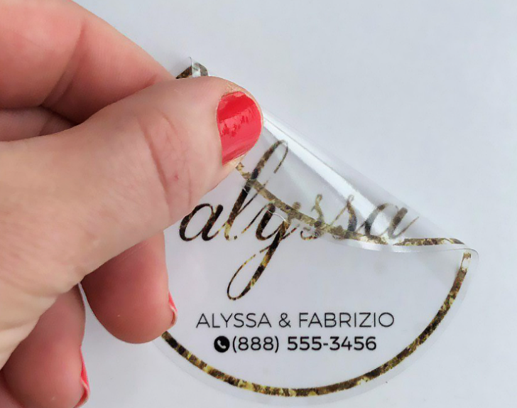 چاپ استیکر شیشه ای؛ انتخابی خاص برای فروشگاه ها و دفاتر کاری 2 چاپ استیکر شیشه ای؛ انتخابی خاص برای فروشگاه ها و دفاتر کاری